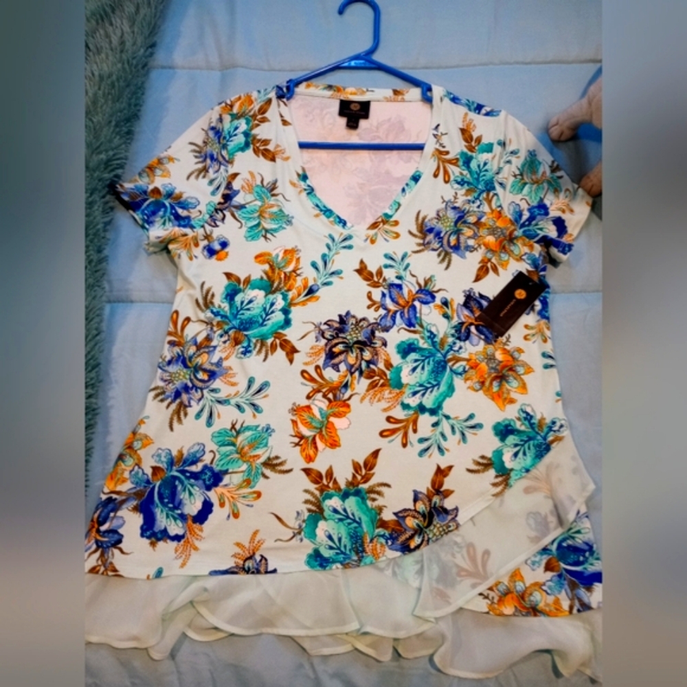 Floral Ruffle Top - Picture 2 of 7